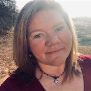 Meet your Posher, Adrienne